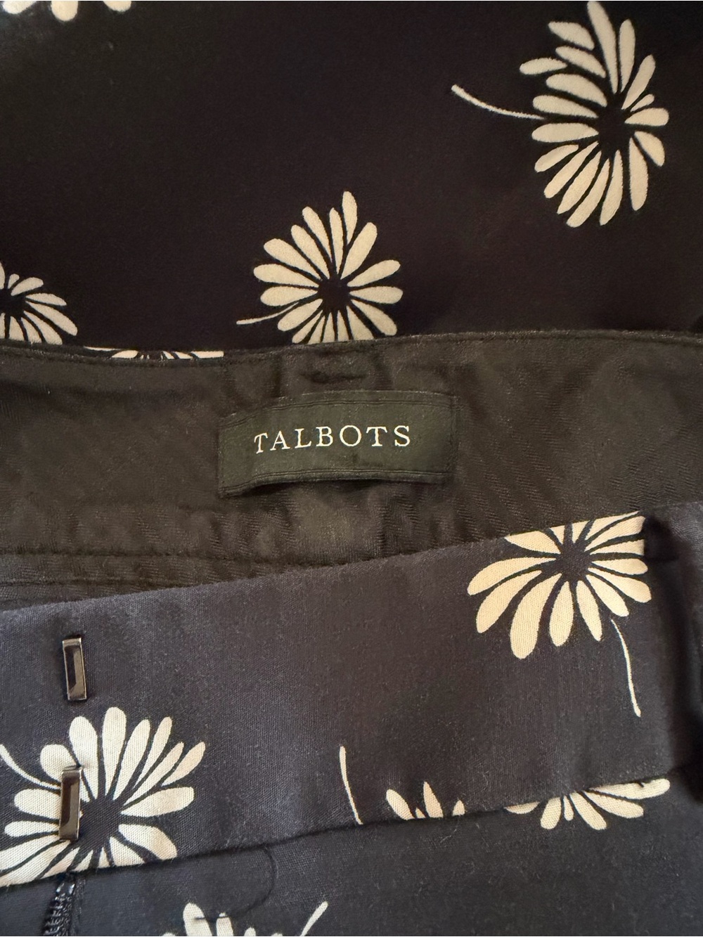 Talbots Hampshire Daisy Print Ankle Pants - Size 12 - Picture 6 of 8